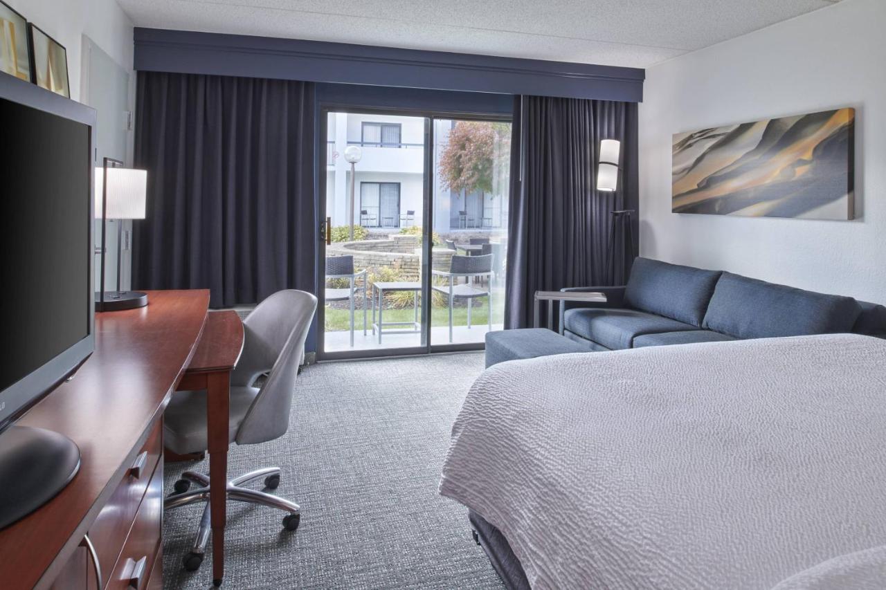 Courtyard By Marriott Detroit Hotel 3*