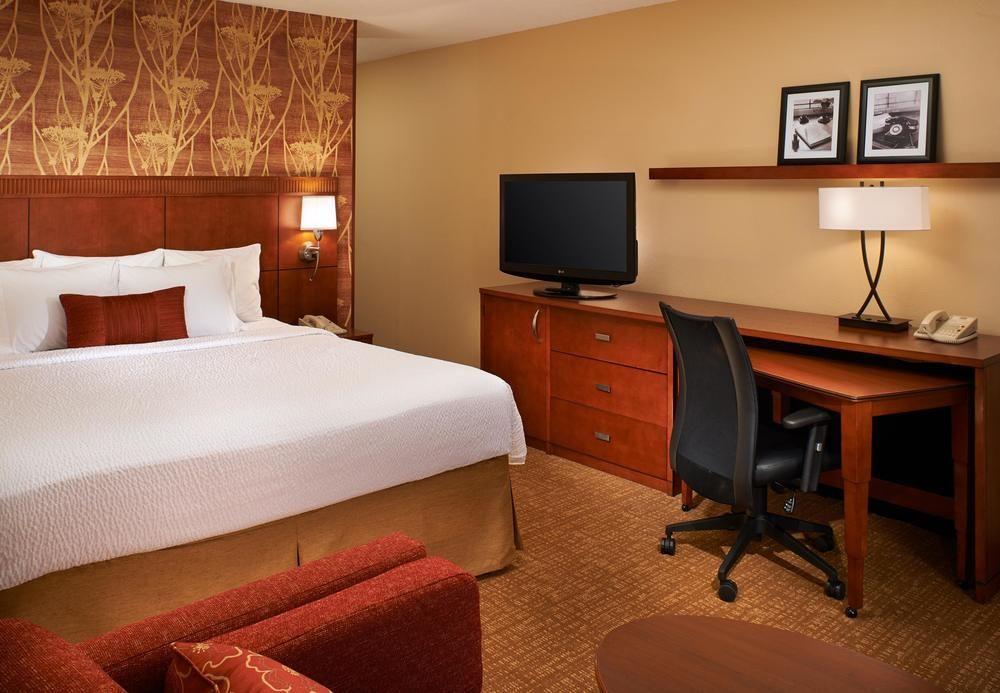 Courtyard By Marriott Detroit Troy