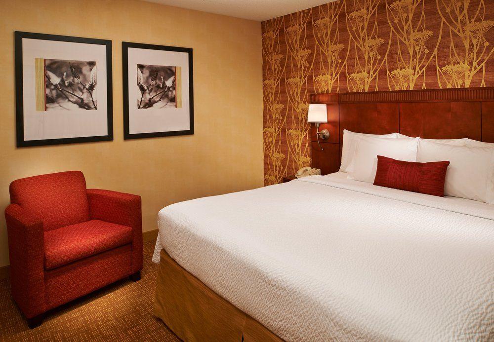 Courtyard By Marriott Detroit 3*