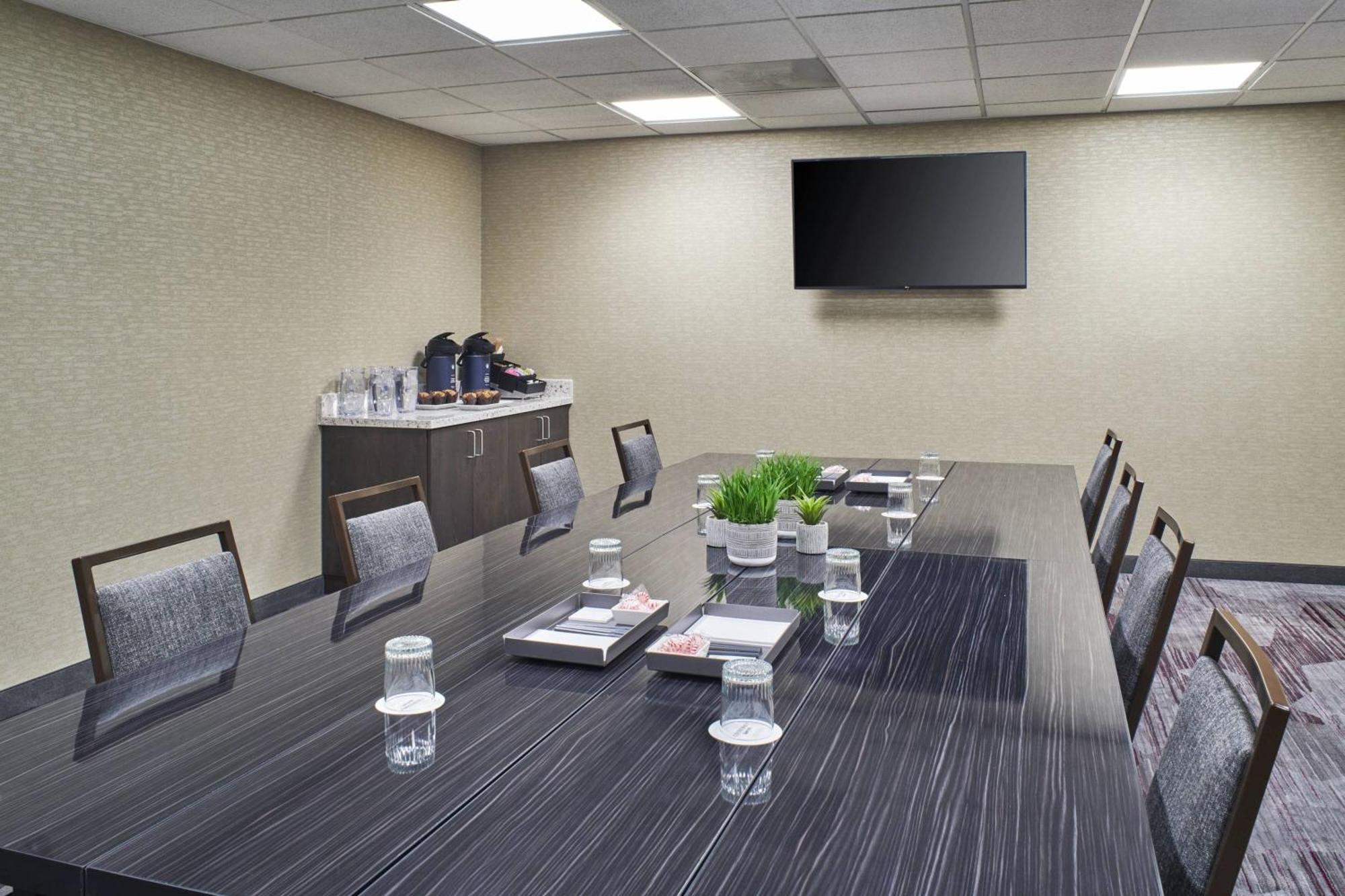 Courtyard By Marriott Detroit Troy